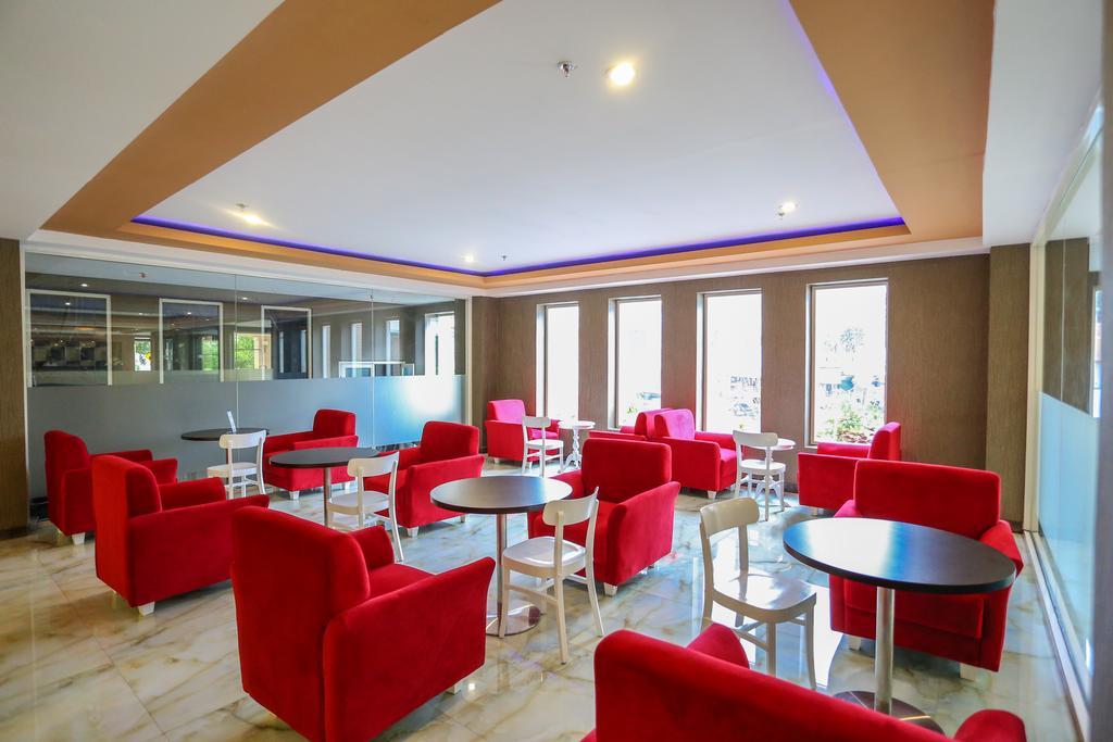 Sylvia Hotel Premier Kupang Kupang  Kültér fotó