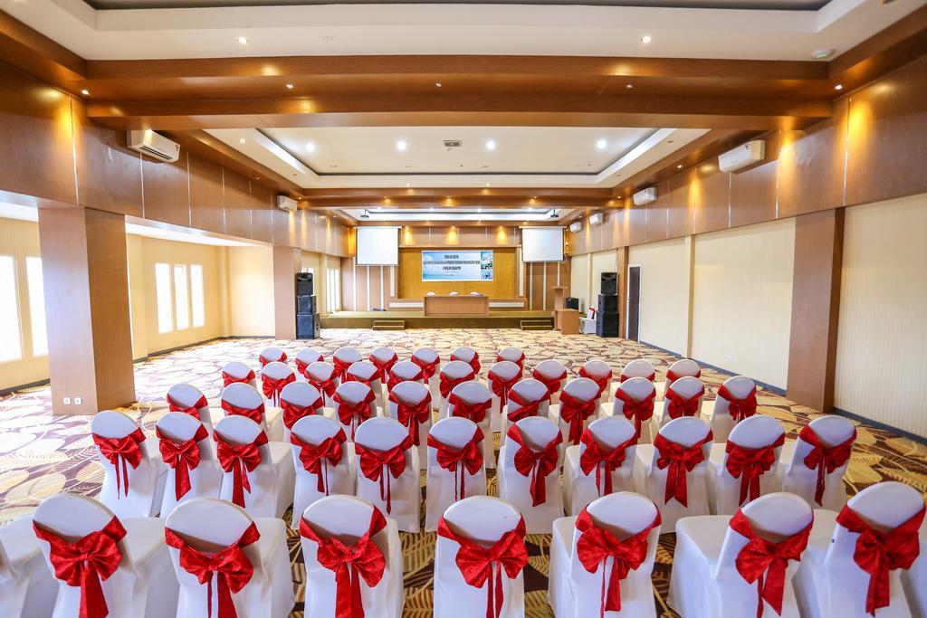 Sylvia Hotel Premier Kupang Kupang  Kültér fotó