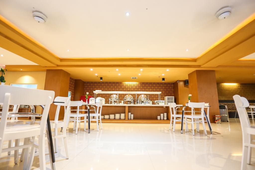 Sylvia Hotel Premier Kupang Kupang  Kültér fotó
