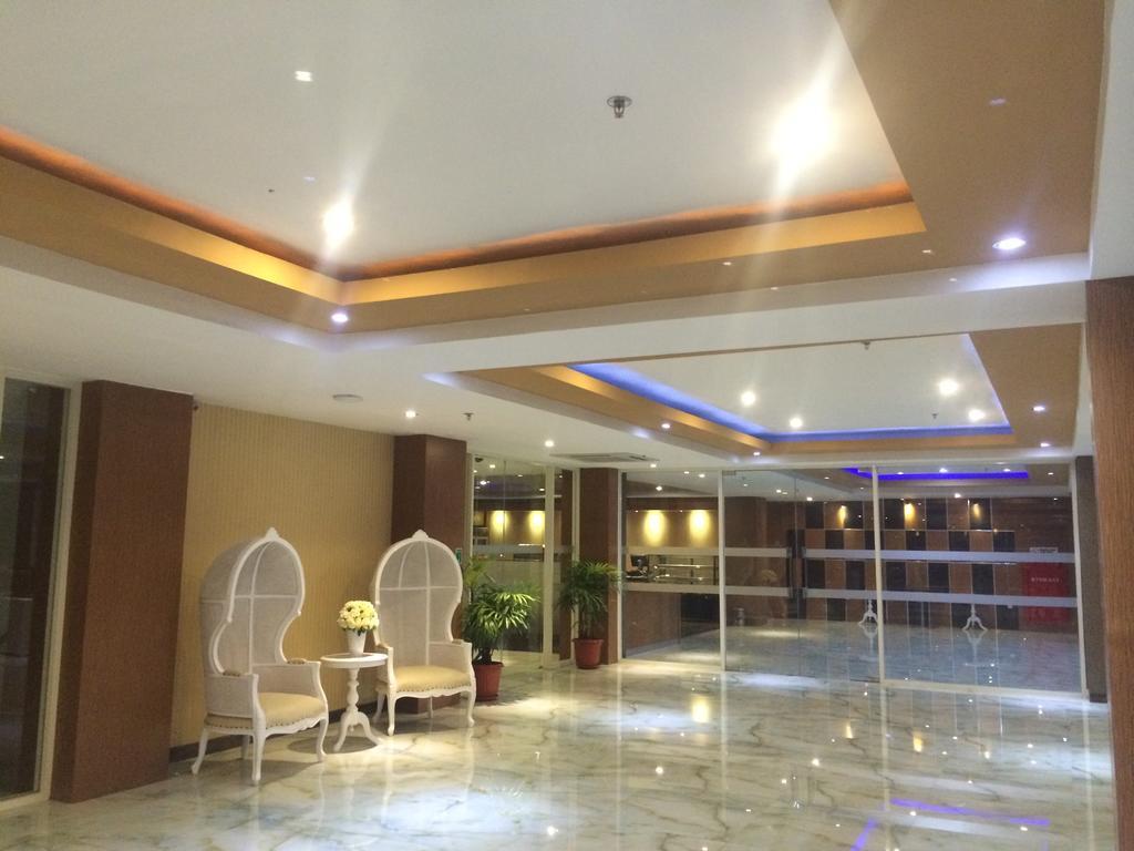 Sylvia Hotel Premier Kupang Kupang  Kültér fotó