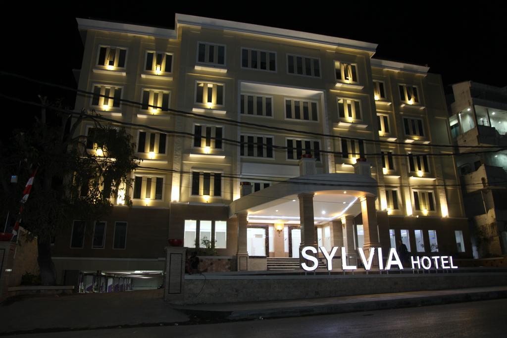Sylvia Hotel Premier Kupang Kupang  Kültér fotó
