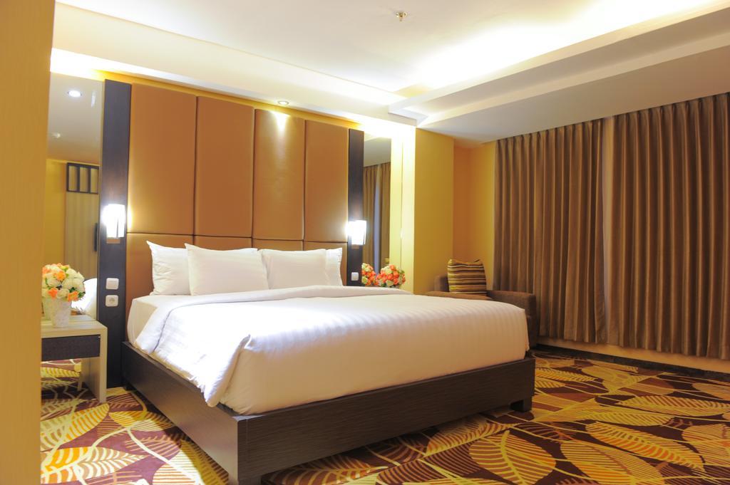 Sylvia Hotel Premier Kupang Kupang  Szoba fotó