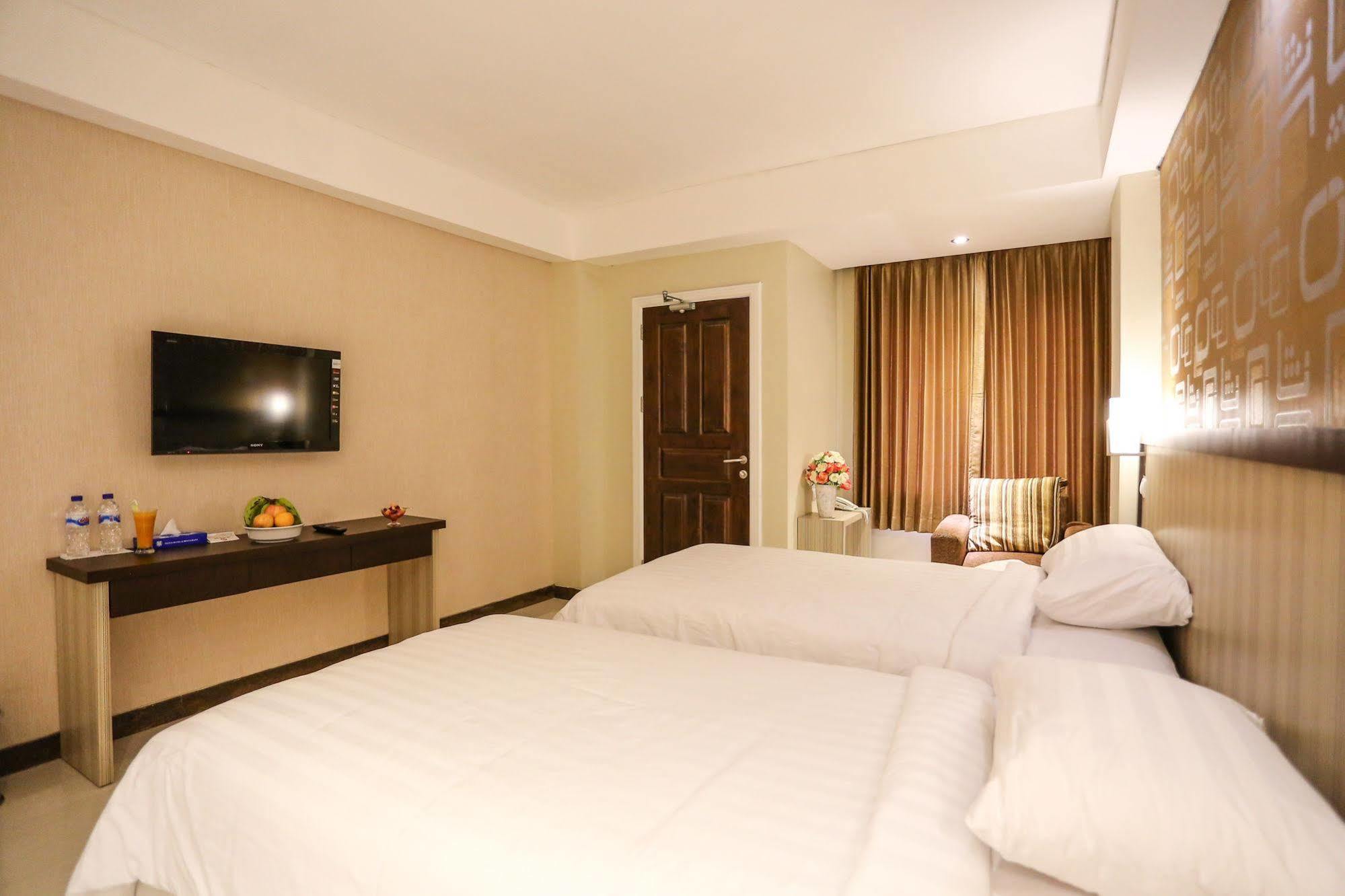 Sylvia Hotel Premier Kupang Kupang  Kültér fotó