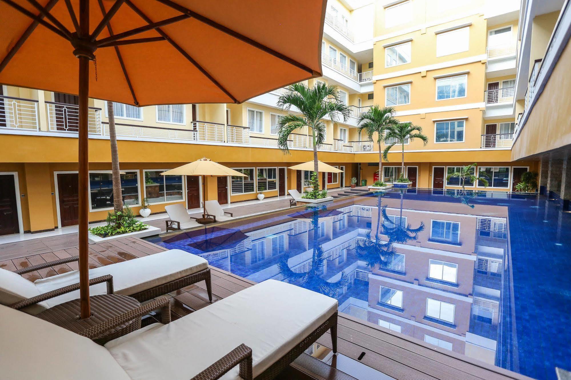 Sylvia Hotel Premier Kupang Kupang  Kültér fotó