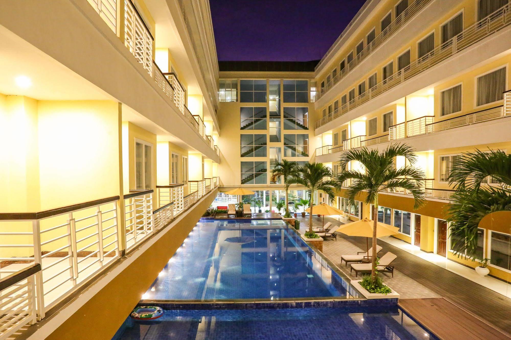 Sylvia Hotel Premier Kupang Kupang  Kültér fotó